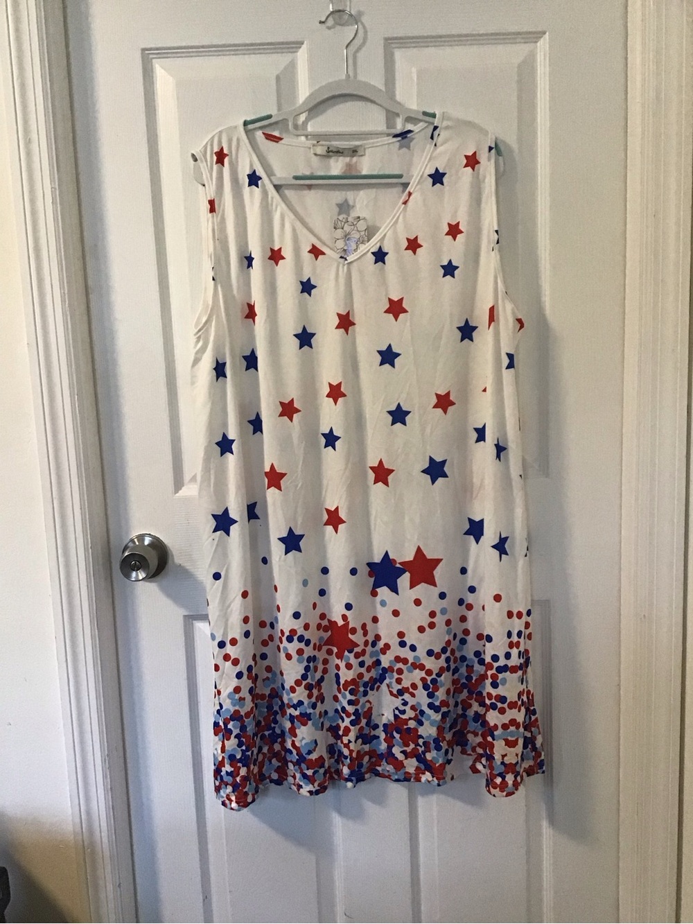 NWT! Sakurafina White Top with Red and Blue Star Print